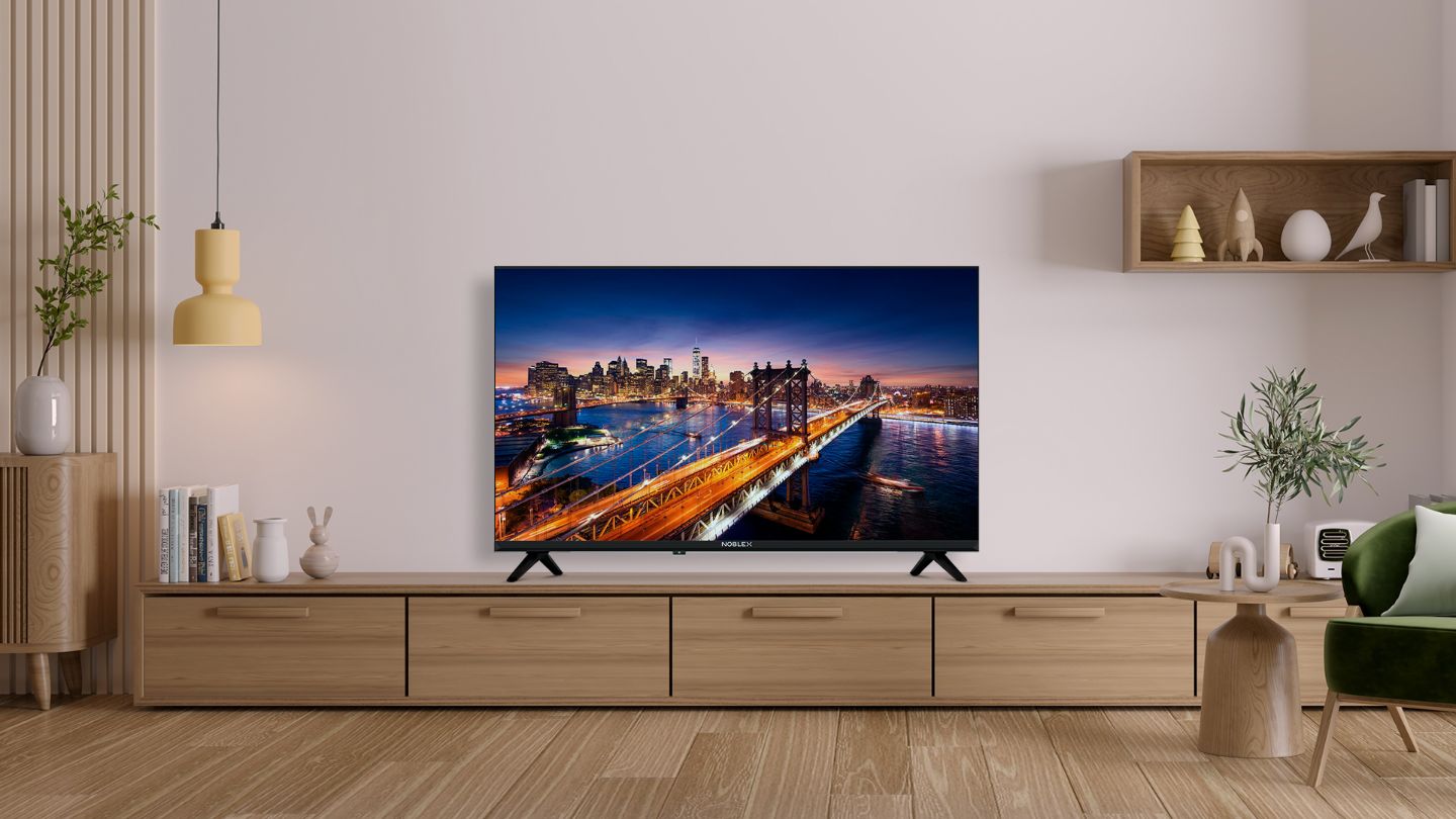 Smart TV X7 Series - 43" Lifestyle