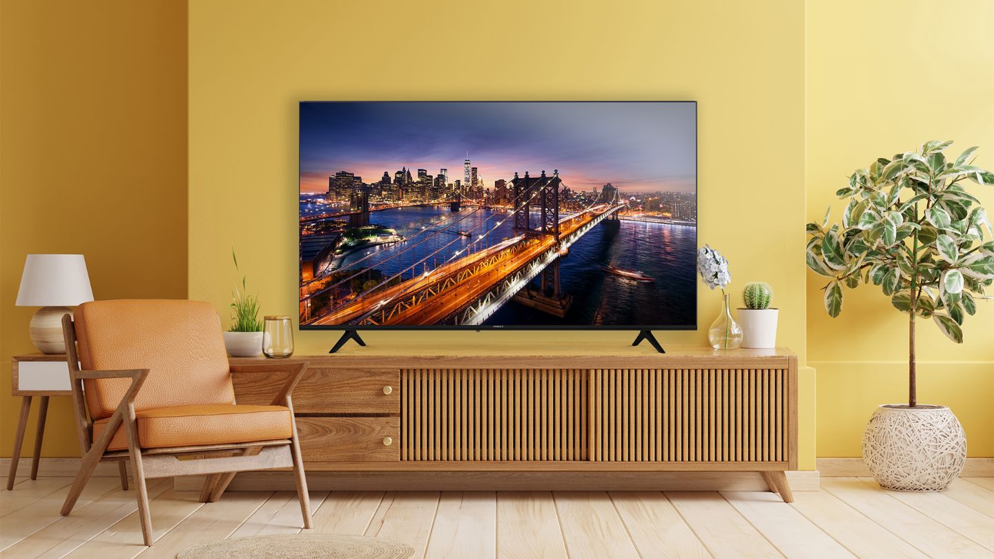 Smart TV X7 Series - 65" Lifestyle