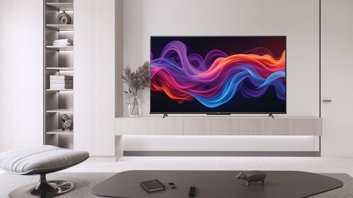 Smart TV Black Series Pro - 65" Lifestyle