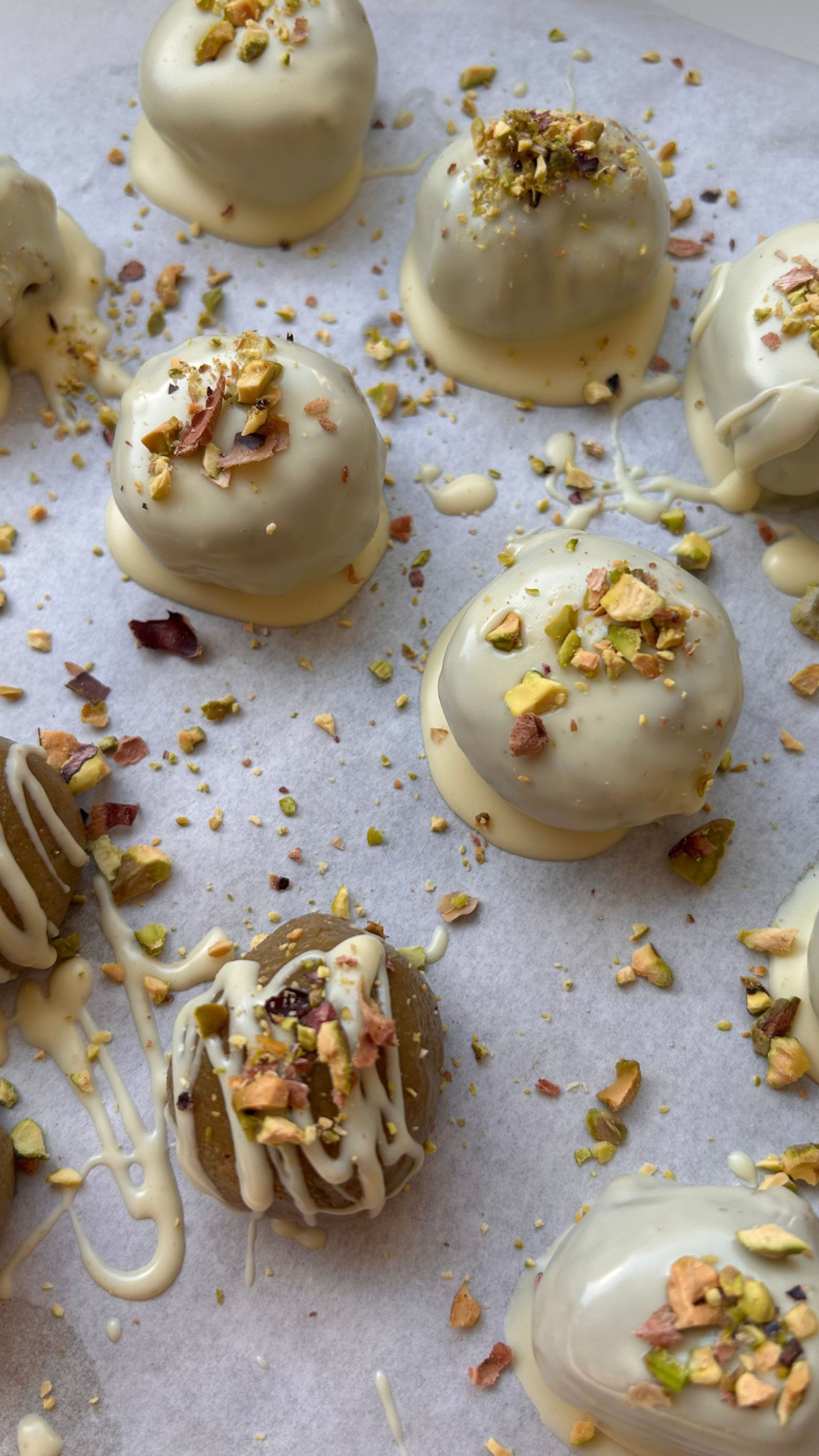 Trufas de Pistacho y Chocolate Blanco con Atma Mix