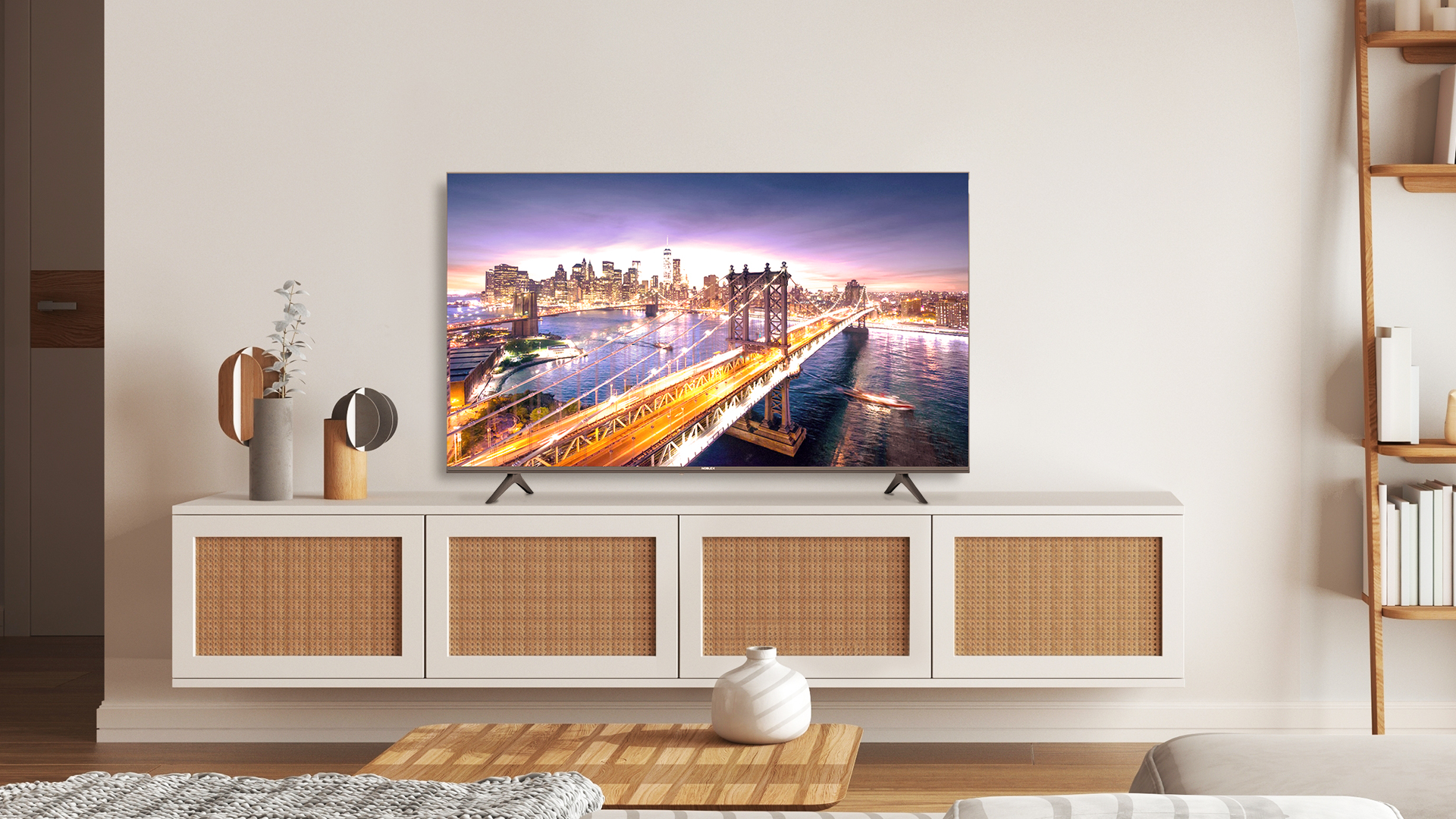 Smart TV X7 Series - 75" Lifestyle
